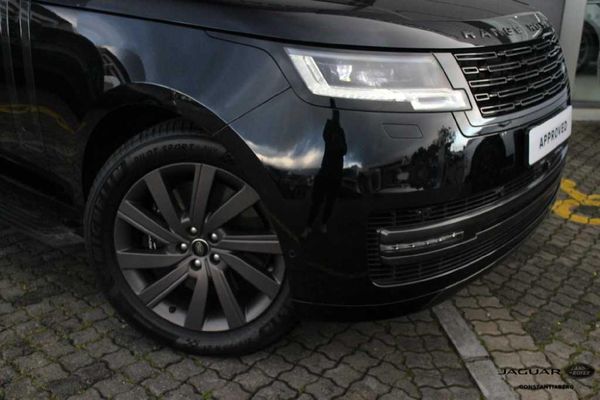 2022-Land-Rover-Range-Rover-44-Autobiography image:6