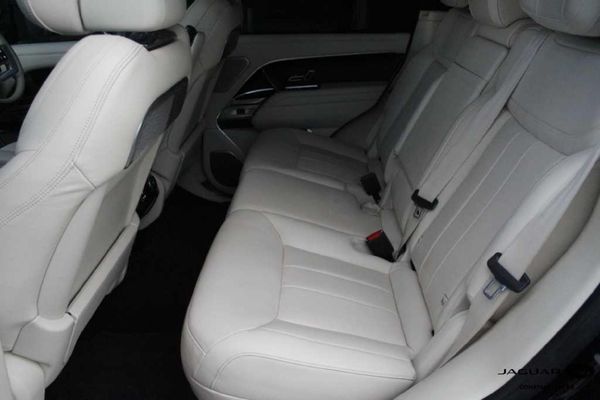 2022-Land-Rover-Range-Rover-44-Autobiography image:8