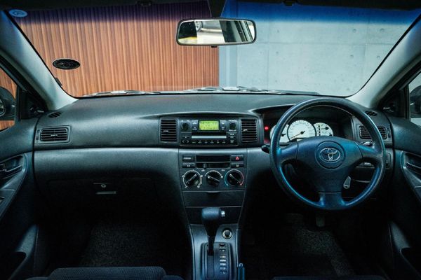 2004-Toyota-Corolla-180i-GLS-Auto image:13