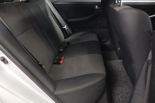 2004-Toyota-Corolla-180i-GLS-Auto image:4