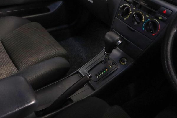 2004-Toyota-Corolla-180i-GLS-Auto image:8
