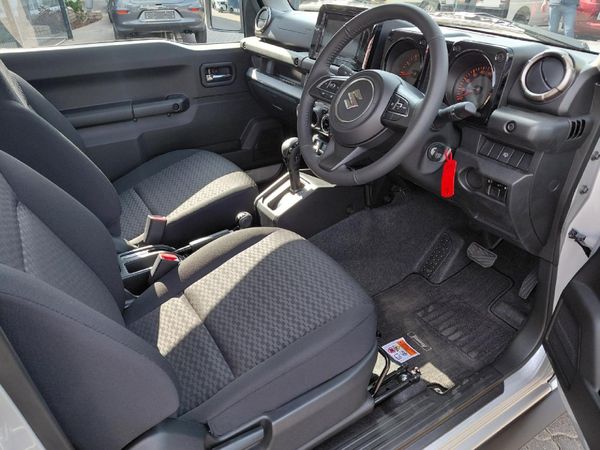 2026-Suzuki-Jimny-15-GLX-Auto image:6