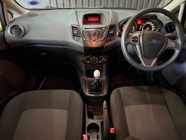 2010-Ford-Fiesta-16i-Ambiente-5-dr image:9