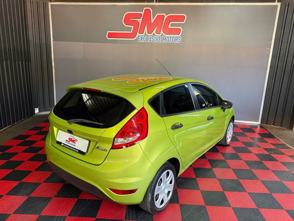 2010-Ford-Fiesta-16i-Ambiente-5-dr image:4