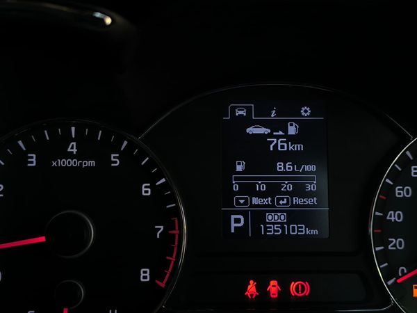 2013-Kia-Cerato-20-5-dr-Auto image:10