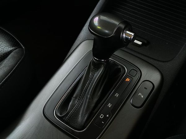 2013-Kia-Cerato-20-5-dr-Auto image:12