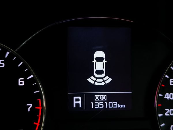 2013-Kia-Cerato-20-5-dr-Auto image:19