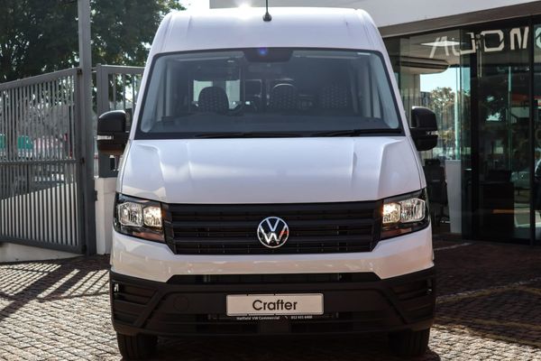 2025-Volkswagen-Crafter-Passenger-Carrier image:1