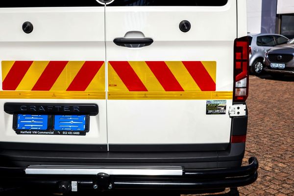 2025-Volkswagen-Crafter-Passenger-Carrier image:3