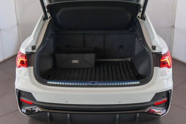 2025-Audi-Q3-Sportback-35TDI-Black-Edition image:13