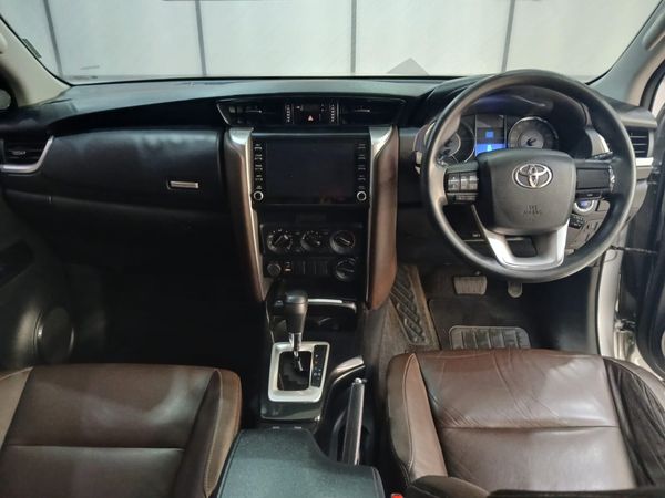2020-Toyota-Fortuner-24-GD-6-Raised-Body-Auto image:9