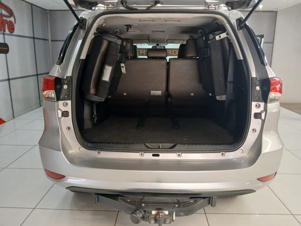 2020-Toyota-Fortuner-24-GD-6-Raised-Body-Auto image:4