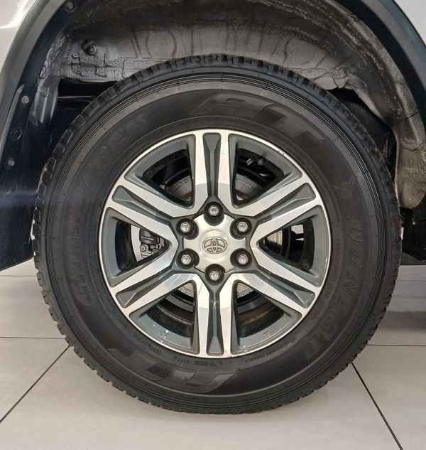 2020-Toyota-Fortuner-24-GD-6-Raised-Body-Auto image:5