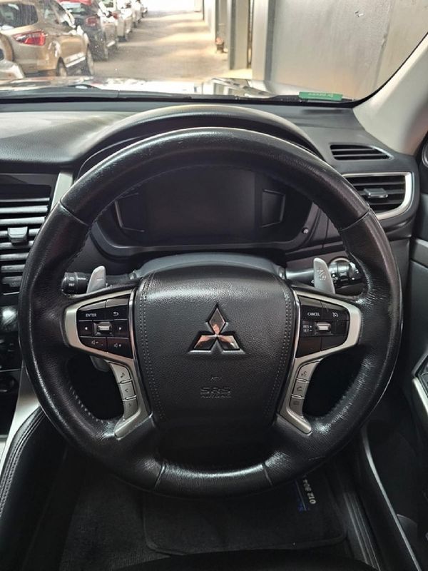 2021-Mitsubishi-Pajero-Sport-24D-4x4-Exceed-Auto image:9