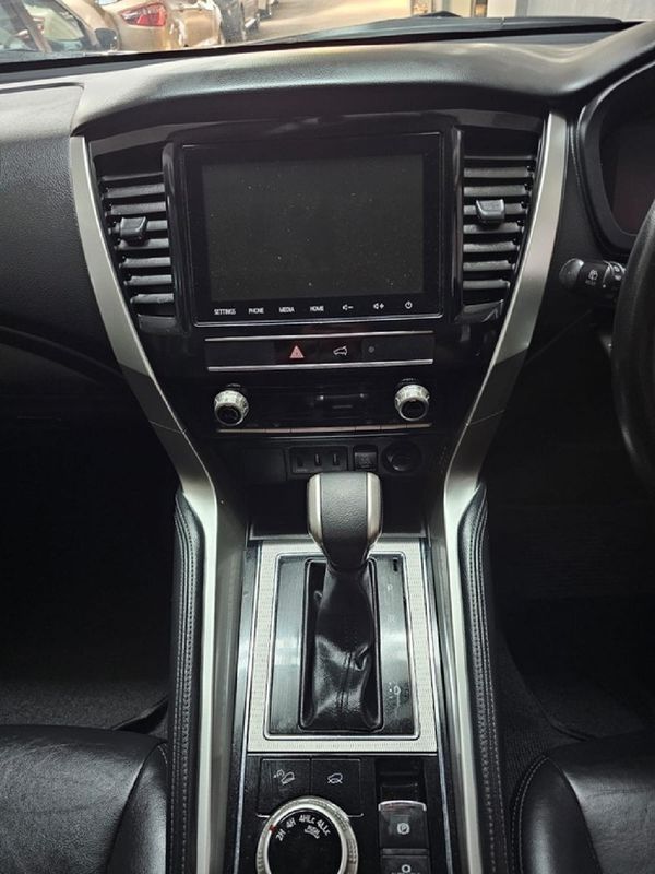 2021-Mitsubishi-Pajero-Sport-24D-4x4-Exceed-Auto image:10
