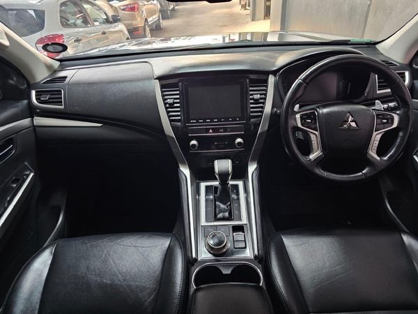 2021-Mitsubishi-Pajero-Sport-24D-4x4-Exceed-Auto image:7