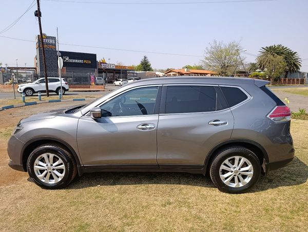 2017-Nissan-X-Trail-20-XE image:4