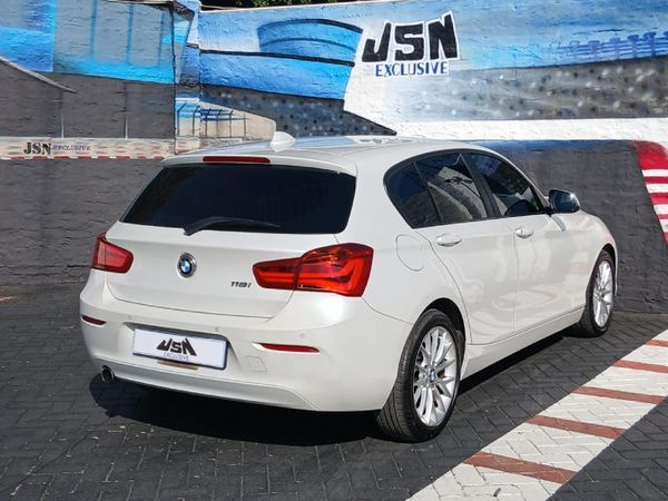 2018-BMW-1-Series-118i-5-dr-Auto image:1
