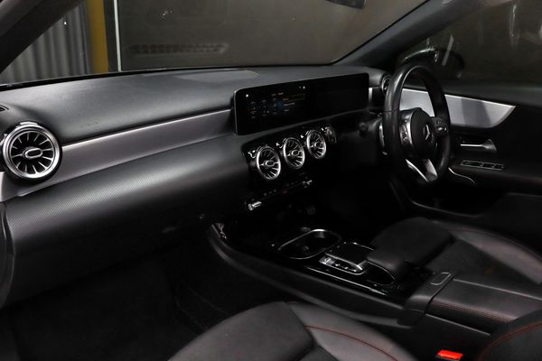 2018-Mercedes-Benz-A-Class-A-200-Auto image:11