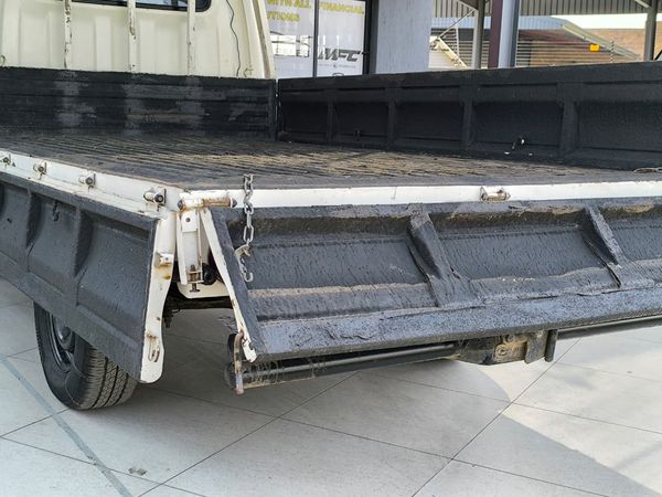 2009-Hyundai-H100-Bakkie-26i-D-Dropside image:9