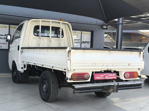 2009-Hyundai-H100-Bakkie-26i-D-Dropside image:3