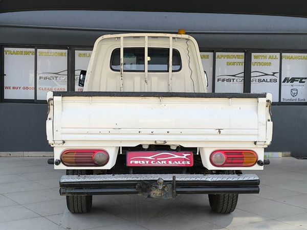 2009-Hyundai-H100-Bakkie-26i-D-Dropside image:4