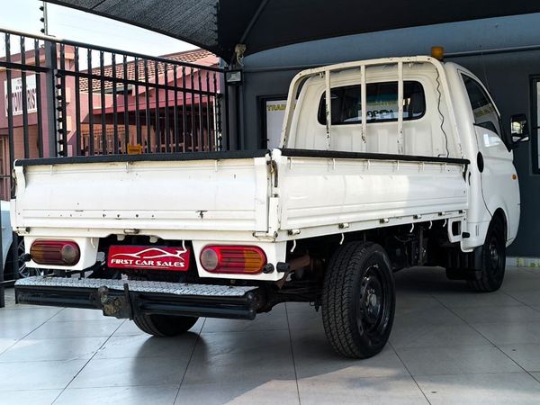 2009-Hyundai-H100-Bakkie-26i-D-Dropside image:5