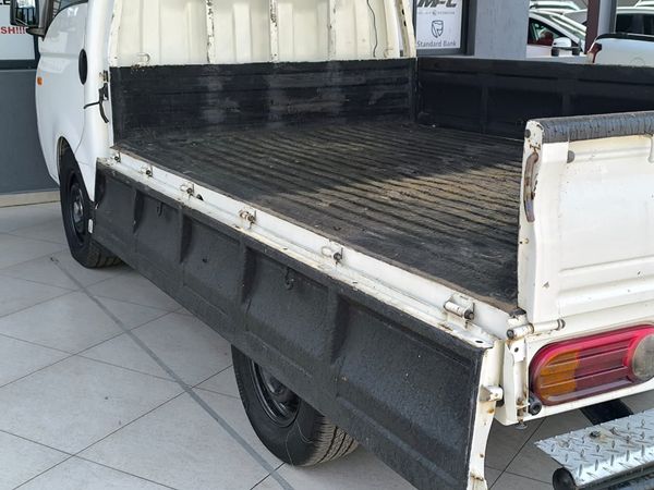 2009-Hyundai-H100-Bakkie-26i-D-Dropside image:8