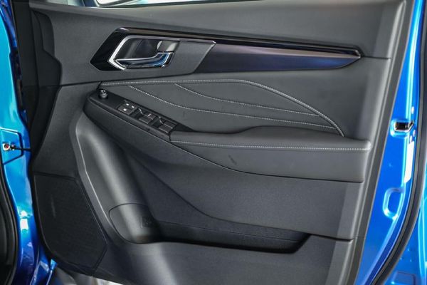 2026-Isuzu-Mu-x-30D-LS-Auto image:11