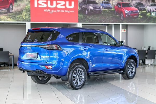 2026-Isuzu-Mu-x-30D-LS-Auto image:3