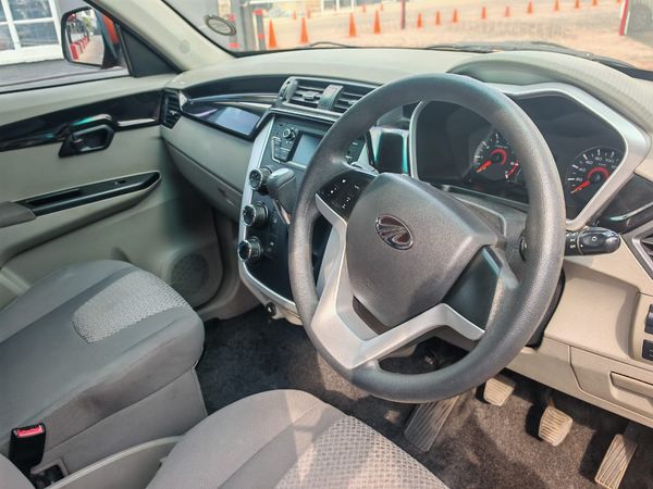 2016-Mahindra-KUV-100-12-TD-K6 image:6