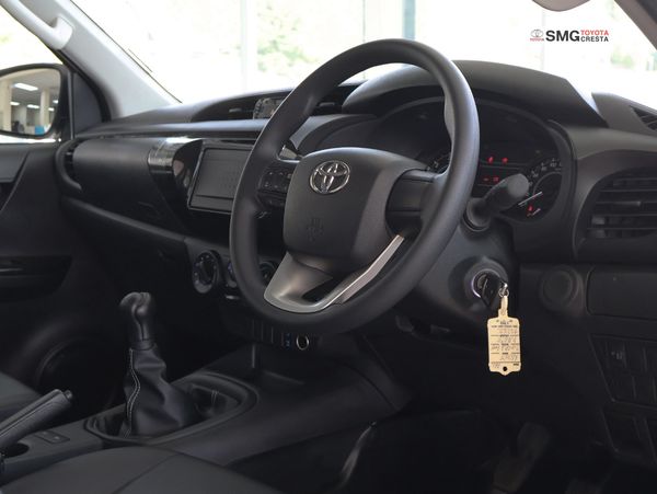 2025-Toyota-Hilux-24-GD-6-SR-4x4-Single-Cab image:12