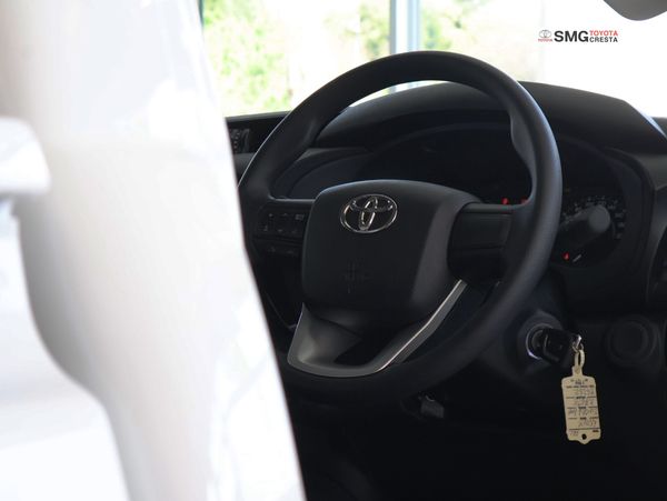 2025-Toyota-Hilux-24-GD-6-SR-4x4-Single-Cab image:13
