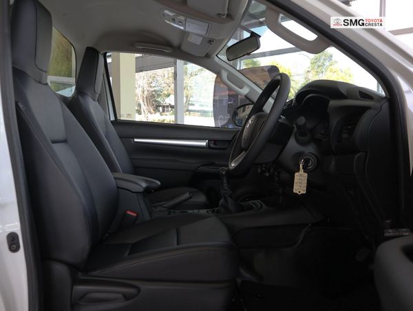 2025-Toyota-Hilux-24-GD-6-SR-4x4-Single-Cab image:14