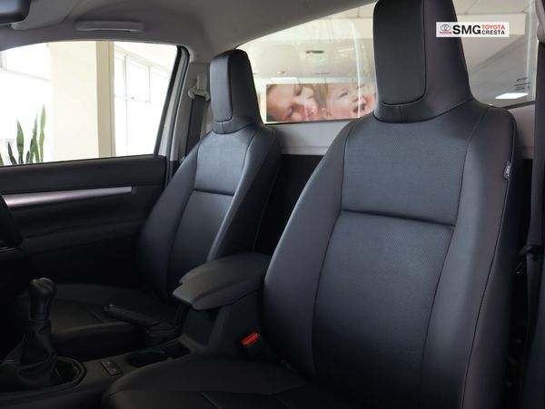 2025-Toyota-Hilux-24-GD-6-SR-4x4-Single-Cab image:16