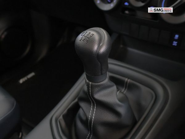 2025-Toyota-Hilux-24-GD-6-SR-4x4-Single-Cab image:18