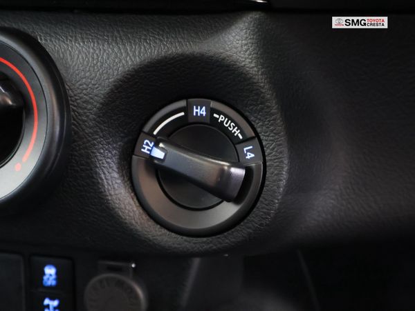 2025-Toyota-Hilux-24-GD-6-SR-4x4-Single-Cab image:21