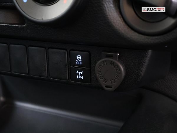 2025-Toyota-Hilux-24-GD-6-SR-4x4-Single-Cab image:22