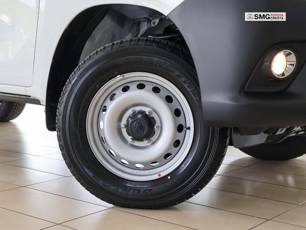 2025-Toyota-Hilux-24-GD-6-SR-4x4-Single-Cab image:2