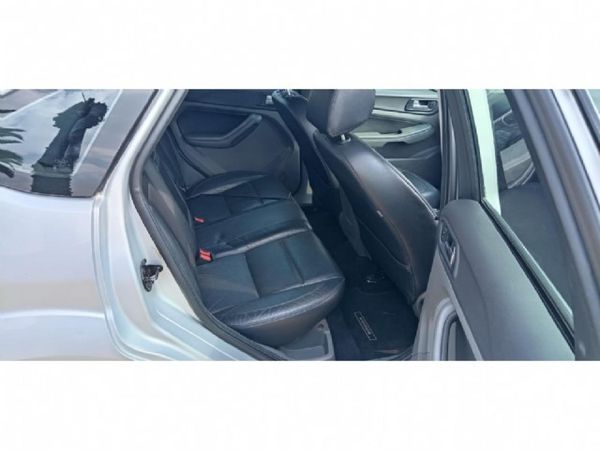 2010-Ford-Focus-20-TDCi-Si-Auto-5-dr image:8