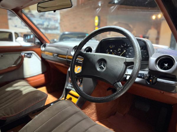 1982-Mercedes-Benz-E-Class-230-CE image:8
