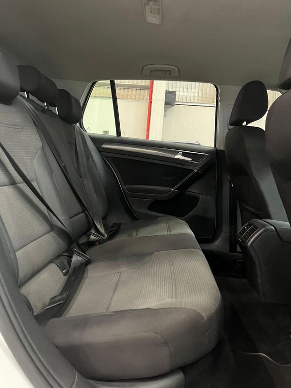 2020-Volkswagen-Golf-VII-10-TSI-Comfortline image:11