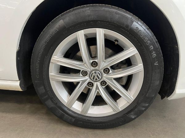 2020-Volkswagen-Golf-VII-10-TSI-Comfortline image:8