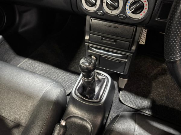2001-Toyota-MR2-Soft-Top image:9