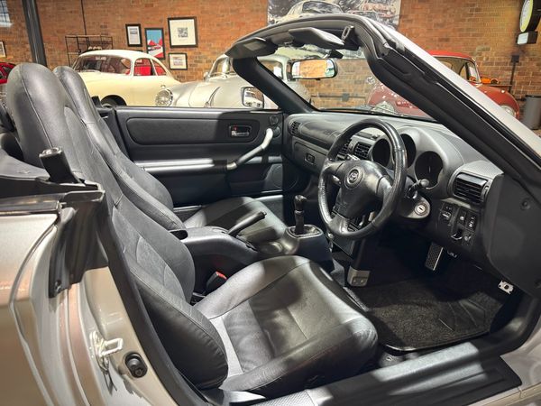 2001-Toyota-MR2-Soft-Top image:4