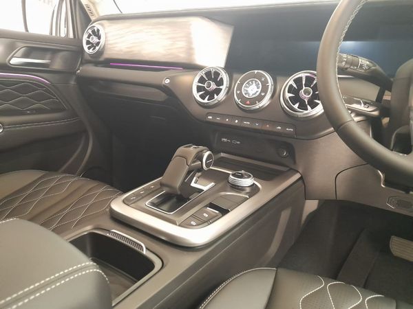 2026-GWM-Tank-300-24TD-Luxury-Auto image:9