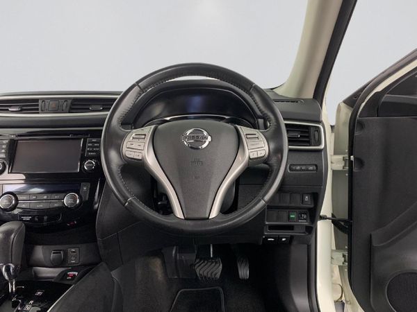 2017-Nissan-X-Trail-25-Acenta-Plus-4x4-Auto-7-seat image:16