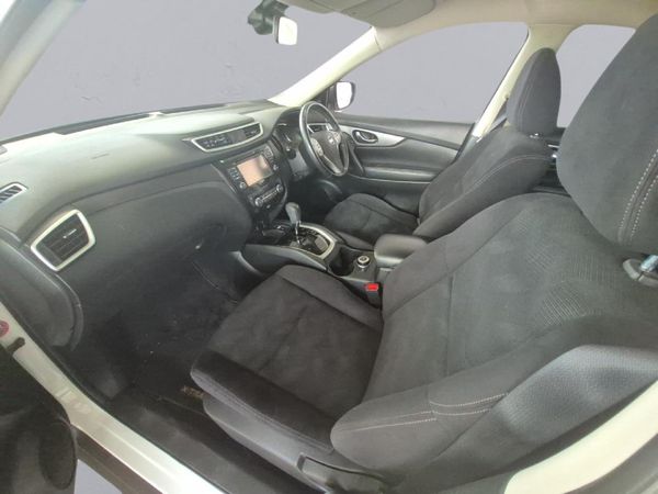 2017-Nissan-X-Trail-25-Acenta-Plus-4x4-Auto-7-seat image:2