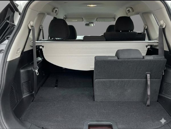 2017-Nissan-X-Trail-25-Acenta-Plus-4x4-Auto-7-seat image:5
