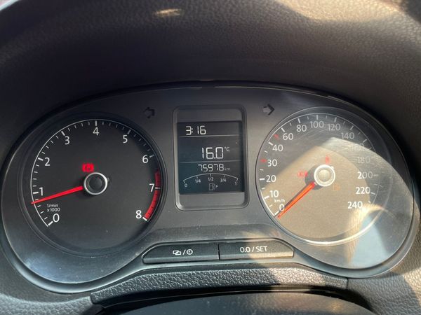 2020-Volkswagen-Polo-Vivo-14-Trendline-5-dr image:8